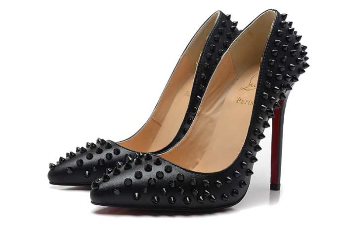 大人のおしゃれ絶対オススメChristian louboutinクリスチャンルブタン パンプスコピーブラックハイヒールスパイクシューズ