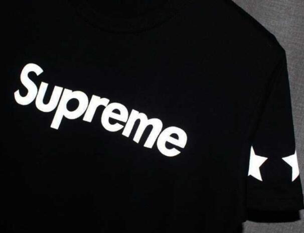 シンプルシュプリームＴシャツ通販 supreme プリント半袖クールネックインナーブラック