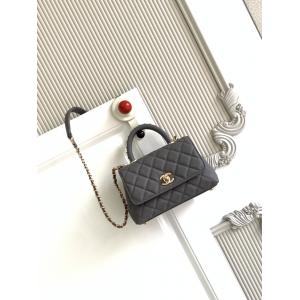 スーパー コピー メンズ爽やかに演出する 海外セレブ定番愛用  モードな逸品バッグCHANEL..