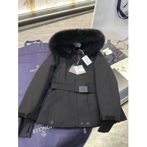 ブランド 偽物ダウンジャケットお洒落自在 SALE! 一番おしゃれ秋冬トレンドMONCLER.