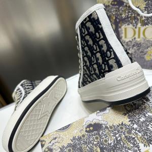 DIOR    スニーカーブランド スーパー コピー 店舗国内即納関税なし 洗練された佇まい 注目美品..