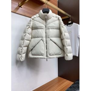 フェンディ国内入手困難 新品限定セール カラー豊富    ダウンジャケットコピー 品 ブランド..