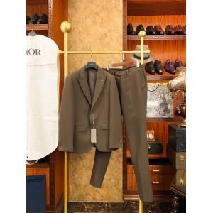 DIOR    スーツコピー 通販ずっと人気♪ 最新入荷260%新品 セレブも多数愛用..