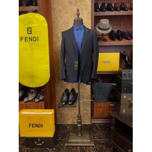     スーツ今年らしい 秋冬コレクショ 赤字覚悟の超破格ブランド スーパー コピー 通販FENDI..