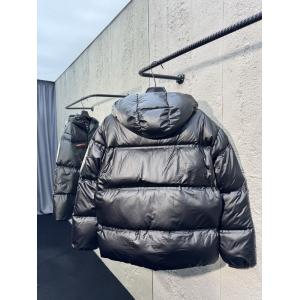     ダウンジャケットプラダかっこいい アイテム 人気が再燃！ 最安値で超HOTスーパー ブランド コピー..
