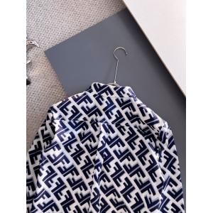 大絶賛 美品*稀少 低単価で挑戦しやすくコピー 通販FENDI    長袖Tシャツt恤衬衫..