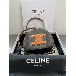 大人気限定カラー 使い勝手のいい ウェアに取り入れるのが今季流バッグCELINE偽 ブランド 購入.