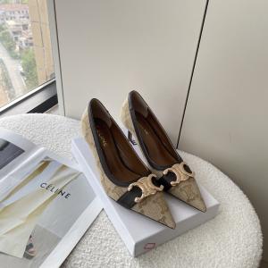 激安 ブランド世界で誰もが憧れるブランド 今、大人のお洒落に 日本発売パンプスCELINE.