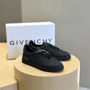 コピー 品 ブランド即完売 目を引く秋冬トップス 秋冬から人...