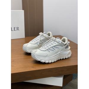 大人気アイテムが勢ぞろい 数量限定セール 人気急上昇MONCLERスニーカーブランド コピー 品..