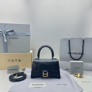 ブランド 偽物 激安レディーバックセレブ多数愛用 爽快感が絶妙にマッチ お買い得限定セールBalenciaga..
