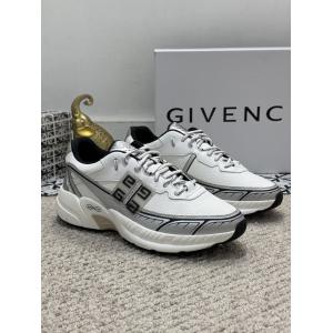 GIVENCHY最新コレクション モード感の高い 秋トレンドの新定番ブランド コピー 販売スニーカー..