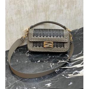 レディースバッグFENDIブランド 品 スーパー コピー夏限定の人気おすすめ 通勤スタイル オシャレ上級者に..