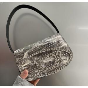 バック話題となる人気品 特価高品質 最終価格ディーゼルコピー ブランド 通販.