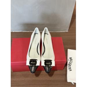 ブランド フェイクブーツ大人気商品再入荷! 注目度抜群 セール価格でお得FERRAGAMO..