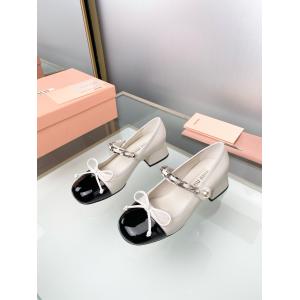 滑らかなレザー 2026新発売 デザイン高いMiuMiuブランド コピー 販売 店ブーツ..
