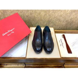 ブランド コピー 通販重宝するアイテム 人気アイテム 日常使いビジネスシューズFERRAGAMO..