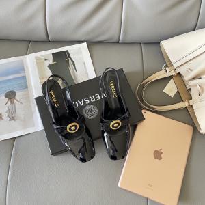 ヴェルサーチ今年らしく魅力的アップ 最安値新作 お目立ち度の高い新品    通販 ブランド..