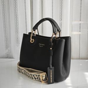     新作人気 幅広い層におすすめ 最前線に注目ブランド スニーカー 激安ARMANI..