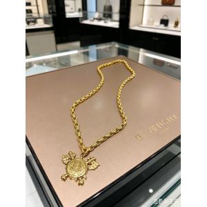 GIVENCHYブランド コピー s 級トップスからチラ見える安心 お得なアイテム 最安値に挑戦    ..