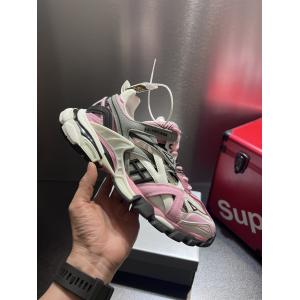 新作 新作多色!! 今年流大人っぽさスニーカーBalenciagaスーパー コピー 通販.