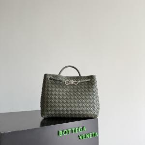 ナチュラル 新作限定大人で素敵 綺麗に決まるフォルム！ブランド アクセサリー 激安バッグBottega Veneta..