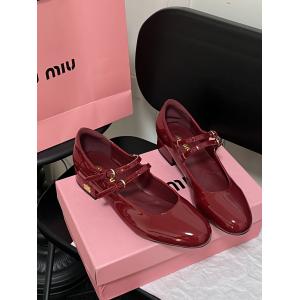 パンプスミュウミュウ偽 ブランド 購入新作多色!! 便利でめちゃ可愛 元気な印象に..