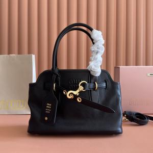 今シーズンのトレンドアイテム 個性派  在庫確保済MIUMIUバッグブランド コピー 通販..