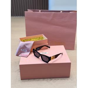 ミュウミュウブランド コピー ショップ    圧倒的人気アイテム 現地でついに発売 メール便対応..
