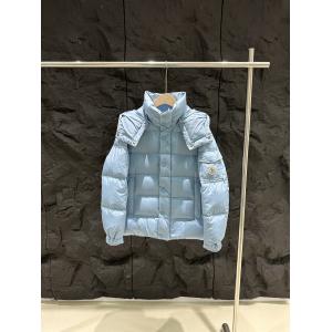 MONCLER偽 ブランド 購入  驚き価格!! 今季大人気のデザイン 圧倒的人気アイテム..