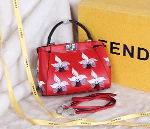 大好評 2015春夏物 FENDI フェンディ 手持ち&ショ...