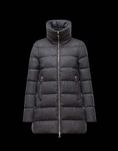 愛らしさ抜群！ 2015 モンクレール MONCLER ダウ...