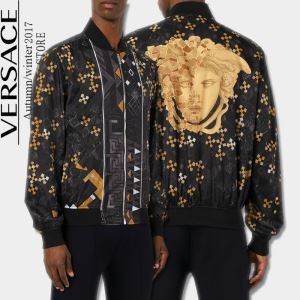 2017秋冬 ヴェルサーチ VERSACE 驚きの破格値品質...