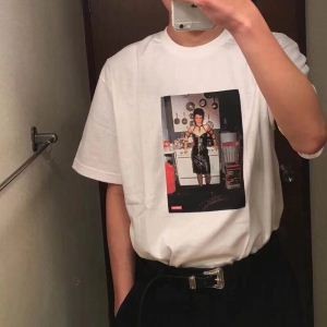 Nan Goldin Supreme Nan as a dominatrix tee 3色可選 2018新作大注目 半袖Tシャツ 大好評アイテム