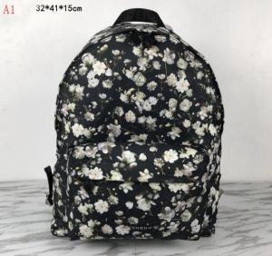 大特価完売品！GIVENCHYジバンシースーパーコピー使い勝...