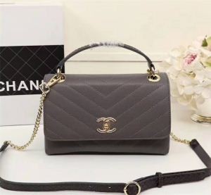 ショルダーバッグ CHANEL 人気が再燃！シャネル 3色選...