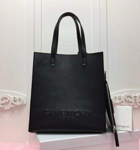 大人の魅力を溢れるGIVENCHY知的セクシースタイル 手持ち&ショルダー掛け ジバンシー