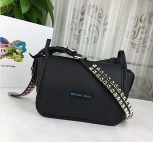 お得安い新品！ プラダ バッグ 人気 PRADA  ETIQ...