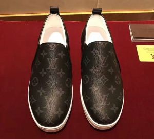 2018aw トレンド 今話題の最新作 ルイ ヴィトン LOUIS VUITTON カジュアルシューズ 人気が再燃！