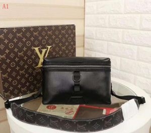 上質な素材採用　超人気大特価　上品な印象　ルイ ヴィトン LOUIS VUITTON  ショルダーバッグ 2色可選