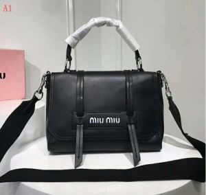 ミュウミュウ MIUMIU  トートバッグ 4色可選　海外人...