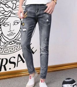 2018新入荷　ジーンズ　最先端ファション　注目の逸品　ヴェルサーチ VERSACE