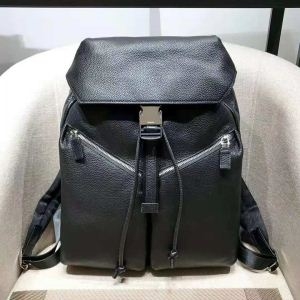 人気売れ筋商品 プラダ 現代的な印象 PRADA リュック、バックパック2018秋冬の定番新品