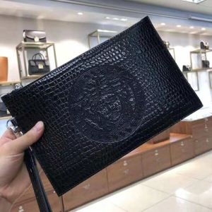 今年のトレンドのシルエット 爆発的な人気VERSACE ポーチ ヴェルサーチ2019最新入荷