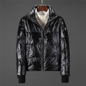 MONCLER モンクレール ダウンジャケット 有名人の愛用品 流行フォルム 上質で格好い