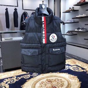 話題となる人気品 信頼できる製品 期間限定割引中 MONCLER モンクレール ダウンジャケット