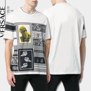 明るいイメージを持た 人気が続行限定アイテム VERSACE ヴェルサーチ 半袖Tシャツ