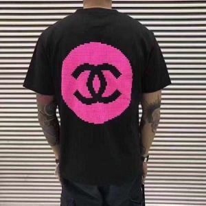 大人気シャネル tシャツ 偽物CHANELメンズクルーネックブラックの半袖ファッションココマーク