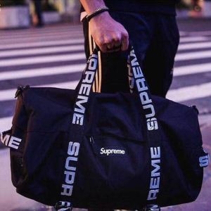 シュプリーム コピー 激安Supreme高級デザイン芸能人愛用中ショルダーバッグハンドバッグ2WAYで使える旅行鞄