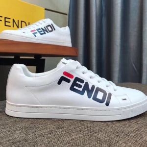 SS19待望入荷VIP価格 雑誌にも人気掲載アイテム FENDI フェンディ カジュアルシューズ 2色可選